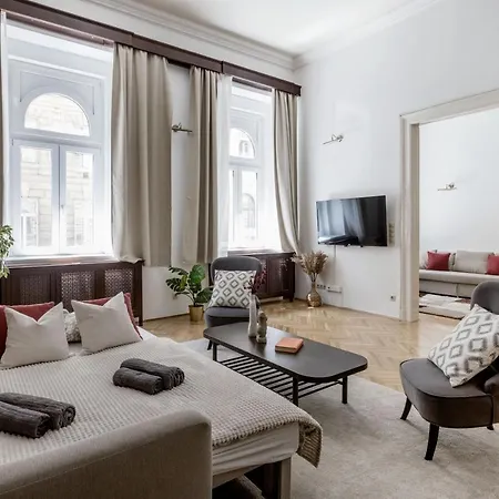 Luxe, Historic Downtown Landmarks 19 Century Apartmán