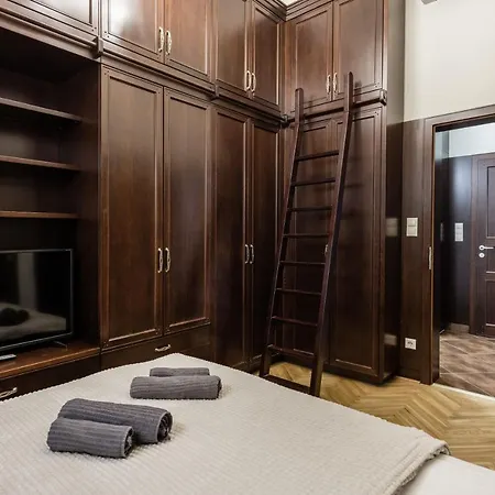 Luxe, Historic Downtown Landmarks 19 Century Apartmán *
