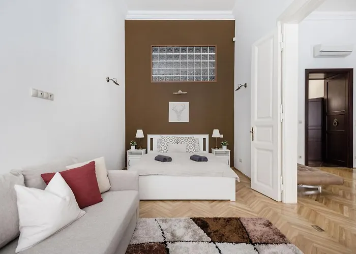 Luxe, Historic Downtown Landmarks 19 Century Apartmán