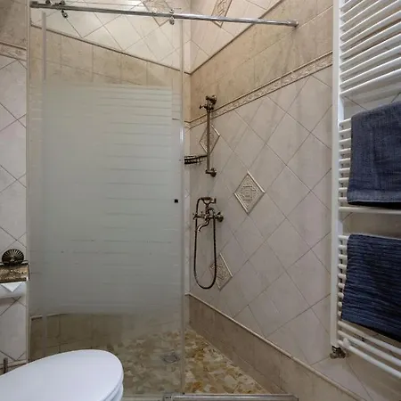 Luxe, Historic Downtown Landmarks 19 Century דירה *