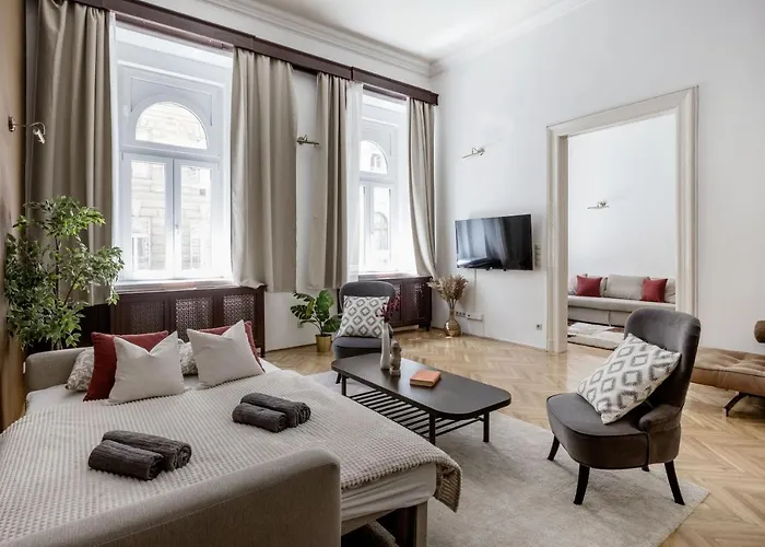 Luxe, Historic Downtown Landmarks 19 Century דירה
