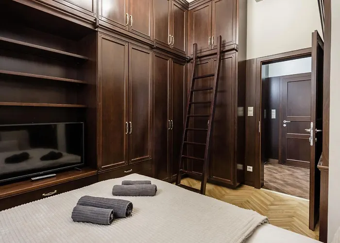 Luxe, Historic Downtown Landmarks 19 Century דירה *
